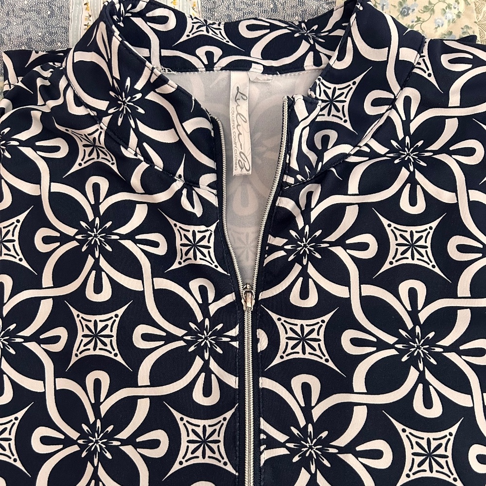 Lulu B size 1X zip front Top
